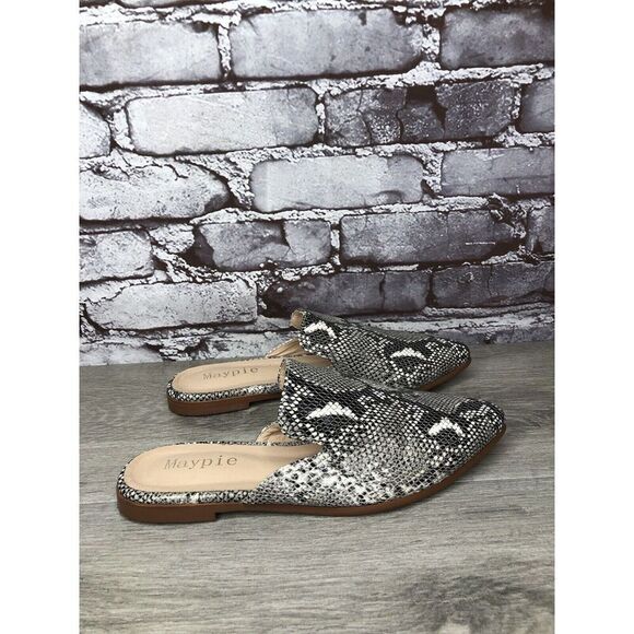 Maypie Ivory Black Snake Skin Print Pointed Toe Flats Mules Women Sz 7M US/38EU - Picture 5 of 16
